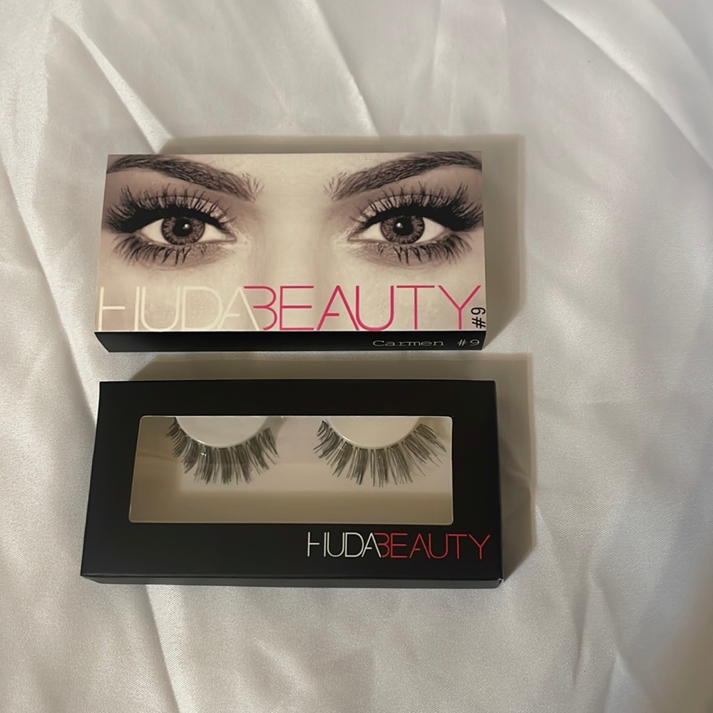 HUDA BEAUTY EYELASH CARMEN # 9